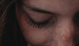 کنار گذاشتن حواس پرتی ها