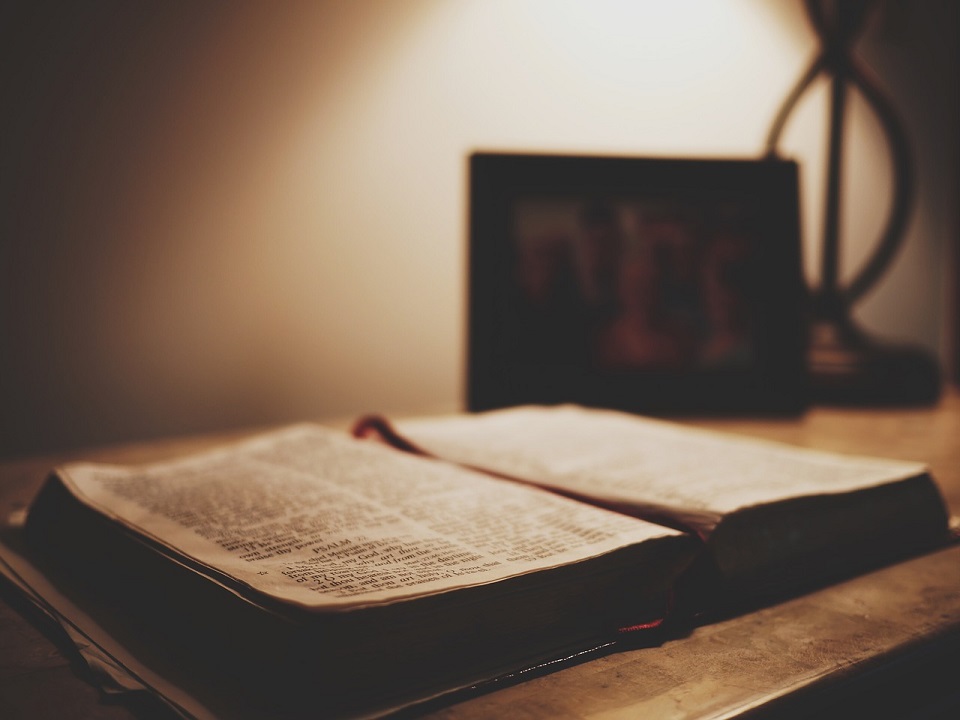 Dlaczego musisz czytać Biblię
