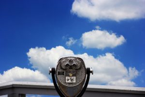 Różowe okulary i szkła powiększające