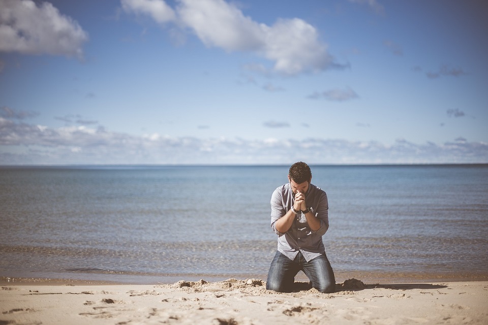 Rozwijanie w sobie postawy modlitwy w trudnych chwilach